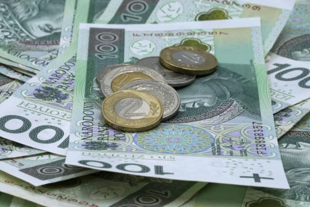 Ile zarabia pomoc nauczyciela w przedszkolu? Zaskakujące różnice!