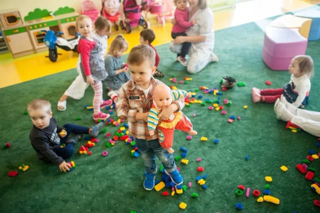 Żłobek od jakiego wieku? Kluczowe informacje dla rodziców Żłobek od jakiego wieku? Kluczowe informacje dla rodziców